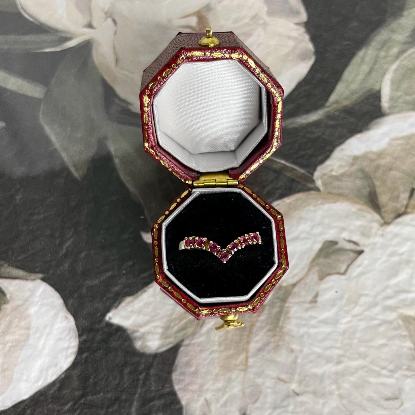 14K Solid Yellow Gold Red Spinel Ring Size 6.75 US