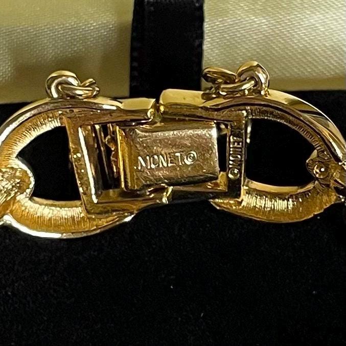 Gold Toned MONET Chunky Bracelet 7”