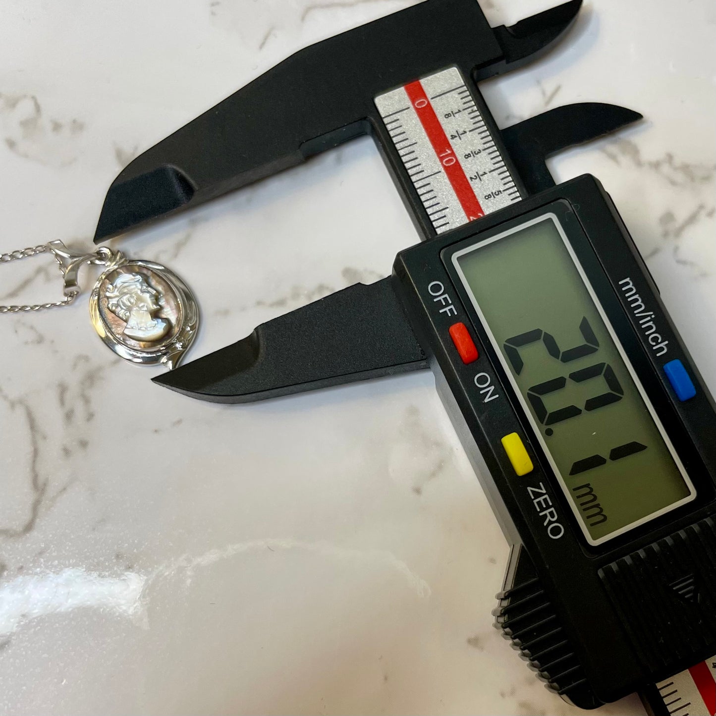 Vintage 925 Silver Mother of Pearl Cameo Pendant Necklace - 16” Long