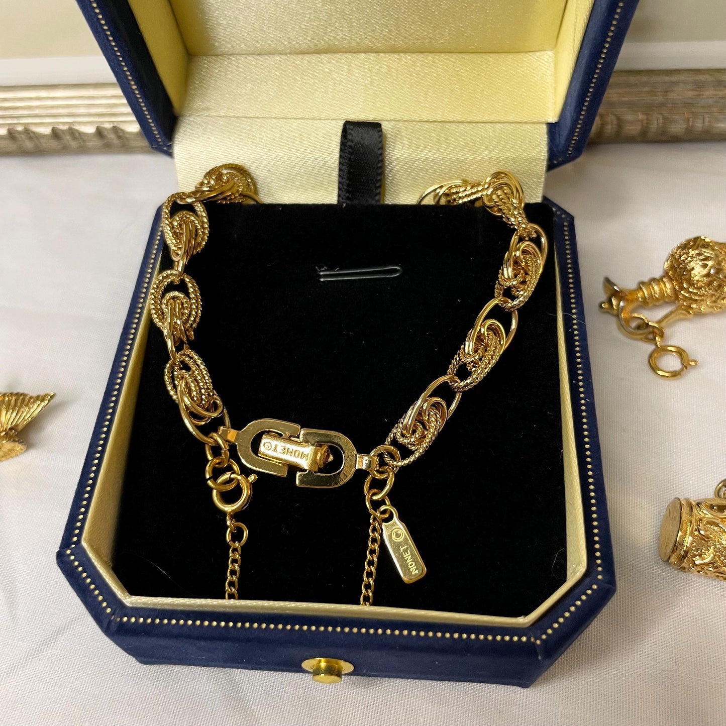 Gold Toned MONET Unique Chain Bracelet 7”