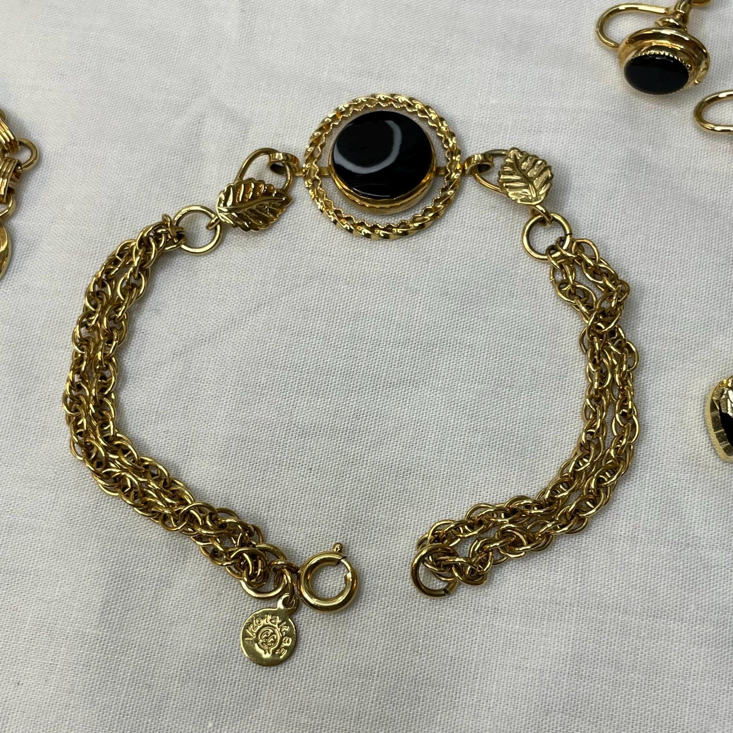 12K Gold FILLED Vintage Onyx and Leaves Bracelet 7.5”