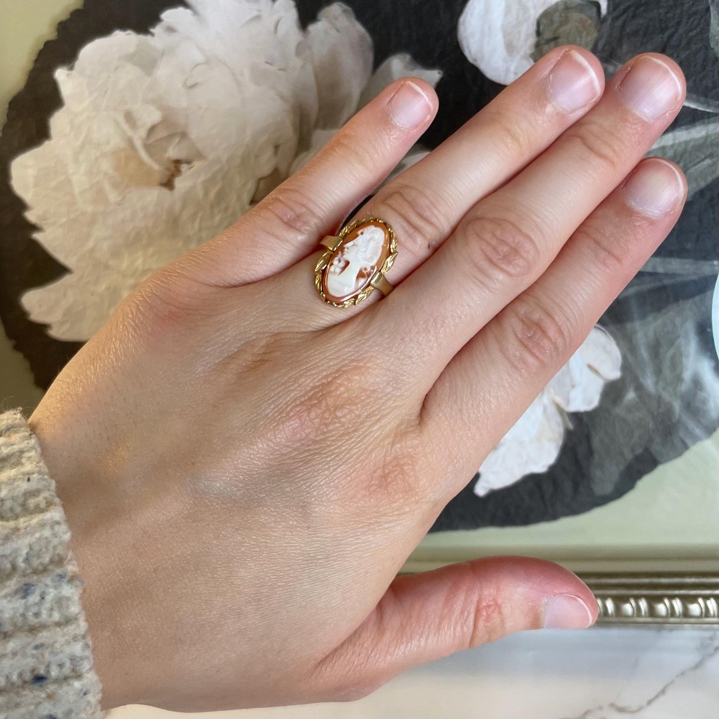 10K Solid Gold Cameo Ring - Size US 5.25