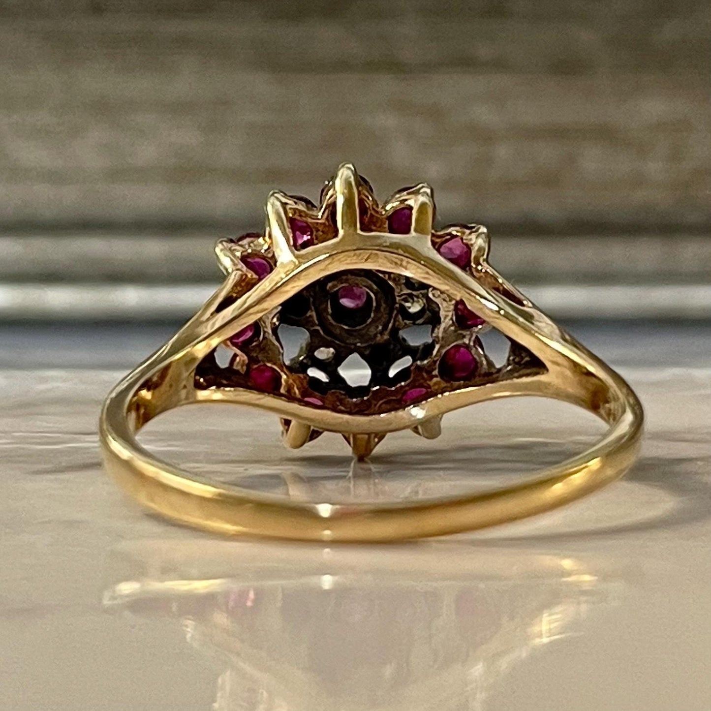 Vintage 10K Solid Gold Ruby Diamond Cluster Ring - Size US 7.25