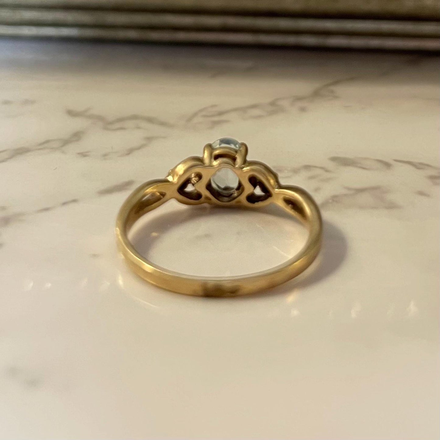 Vintage 10K Yellow Gold Aquamarine Ring with Diamond Accents - Size US 4.75