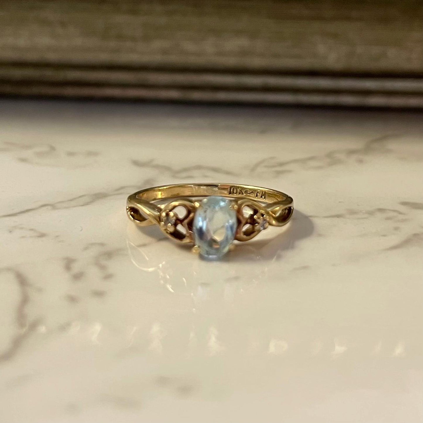 Vintage 10K Yellow Gold Aquamarine Ring with Diamond Accents - Size US 4.75